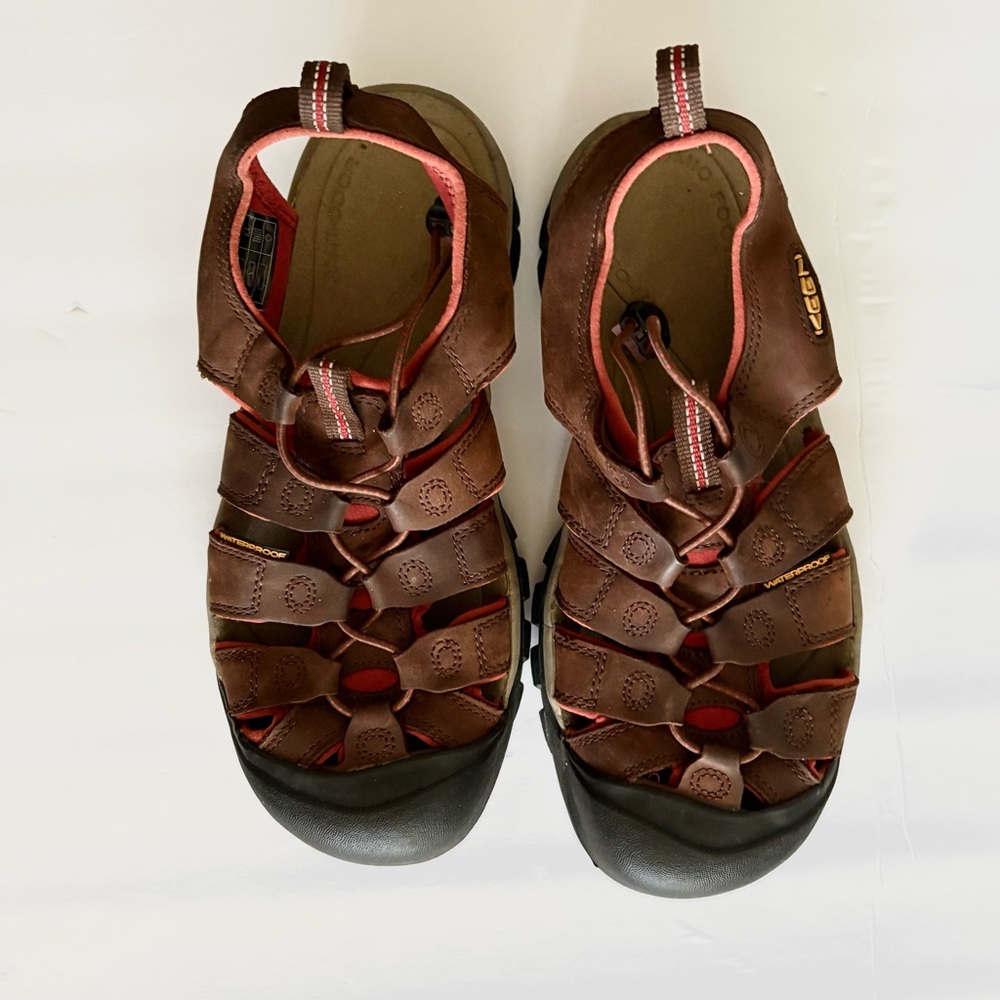 KEEN Men’s Newport Leather Sandals Brown/Red Waterproof Hiking Fisherman 8.5
